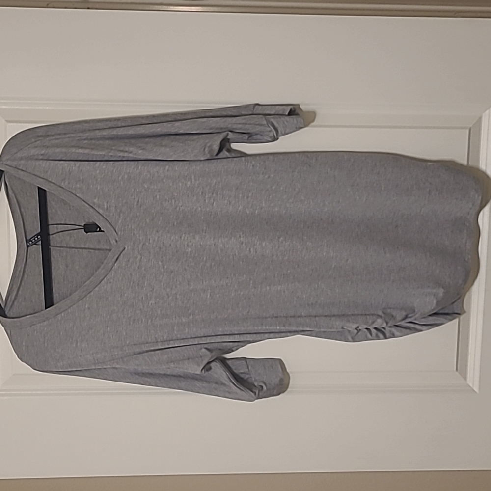 Grey Doleman sleeve shirt